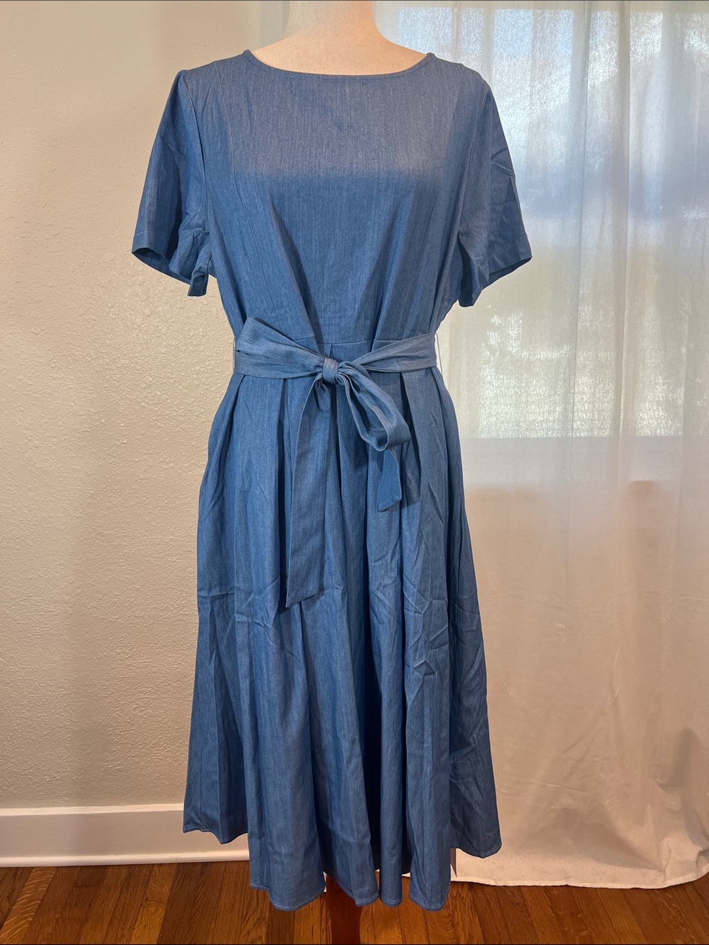 Icemode Blue Denim Color Tie-Waist Short Sleeve Women's Dress. Size XL. NWT